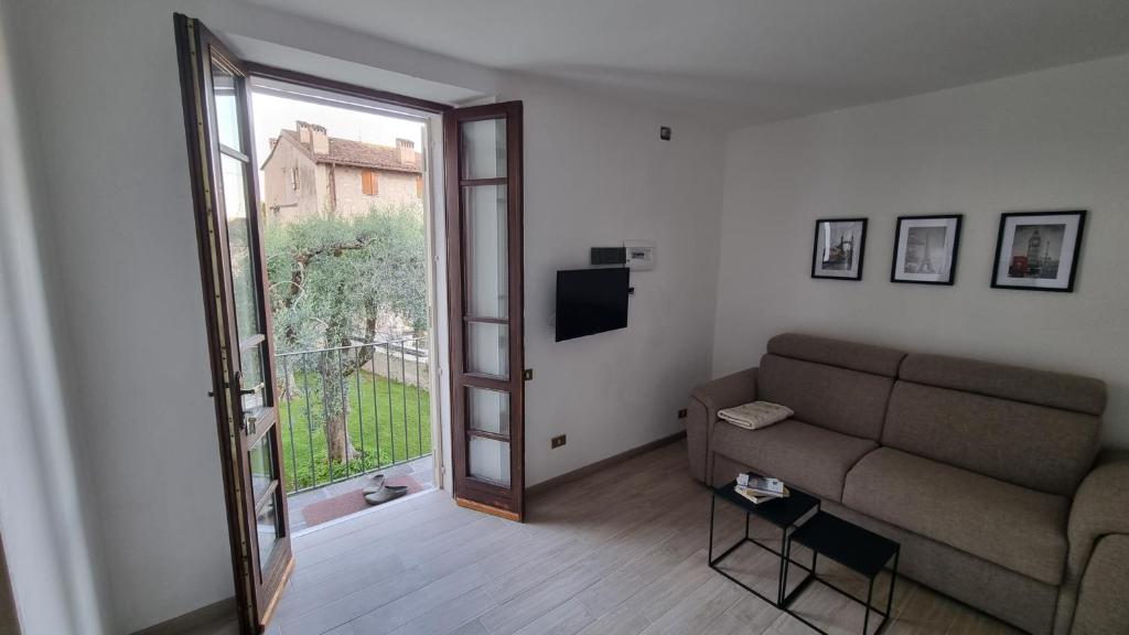 casa degli ulivi a Toscolano - House with garden near the beach cir LNI00059 photo 4