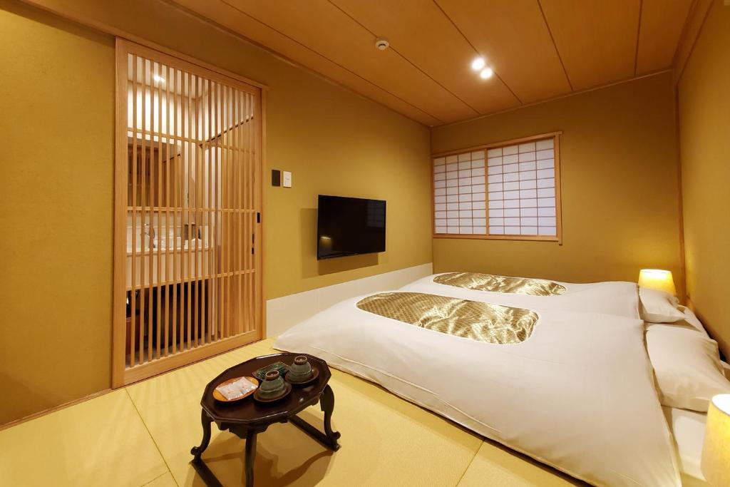 Itsukushimahigashimonzen Kikugawa photo 1