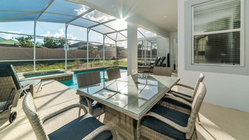 1638 Moon Valley Drive image
