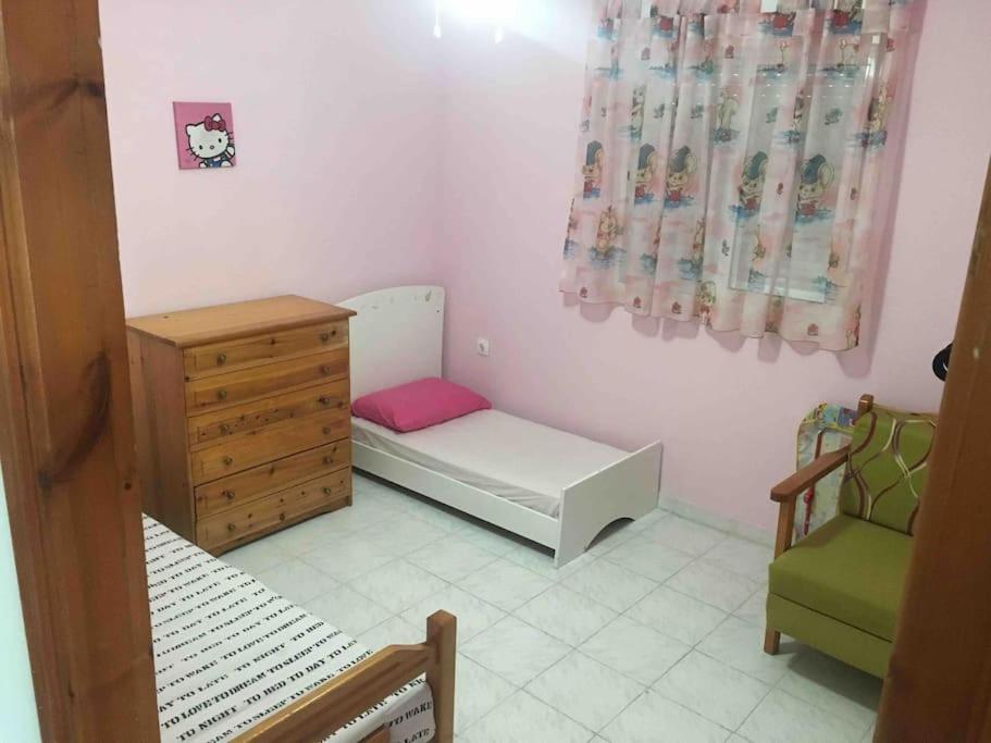 Karipidis houses photo 2