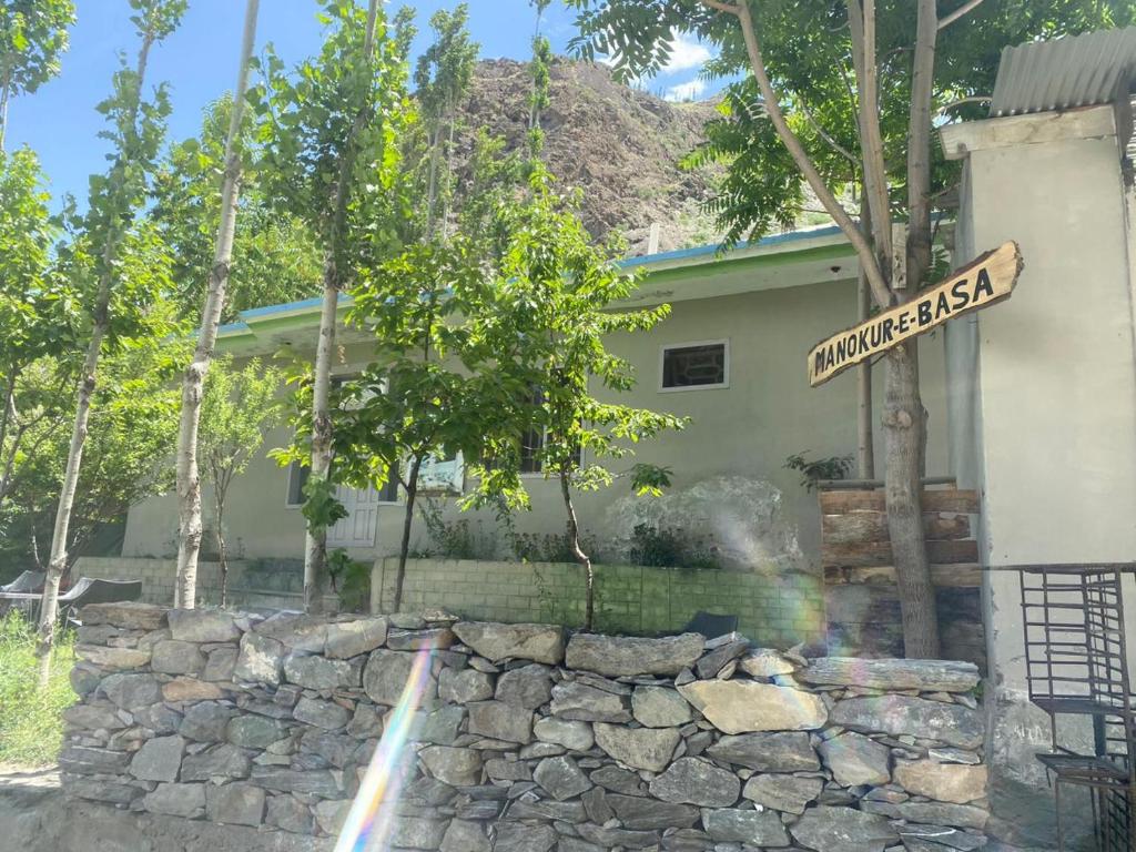 Manokur e Basa Hotel
