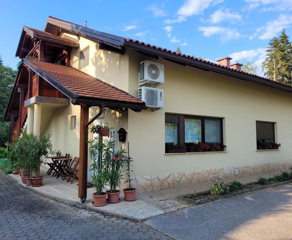 Apartma Lahinja