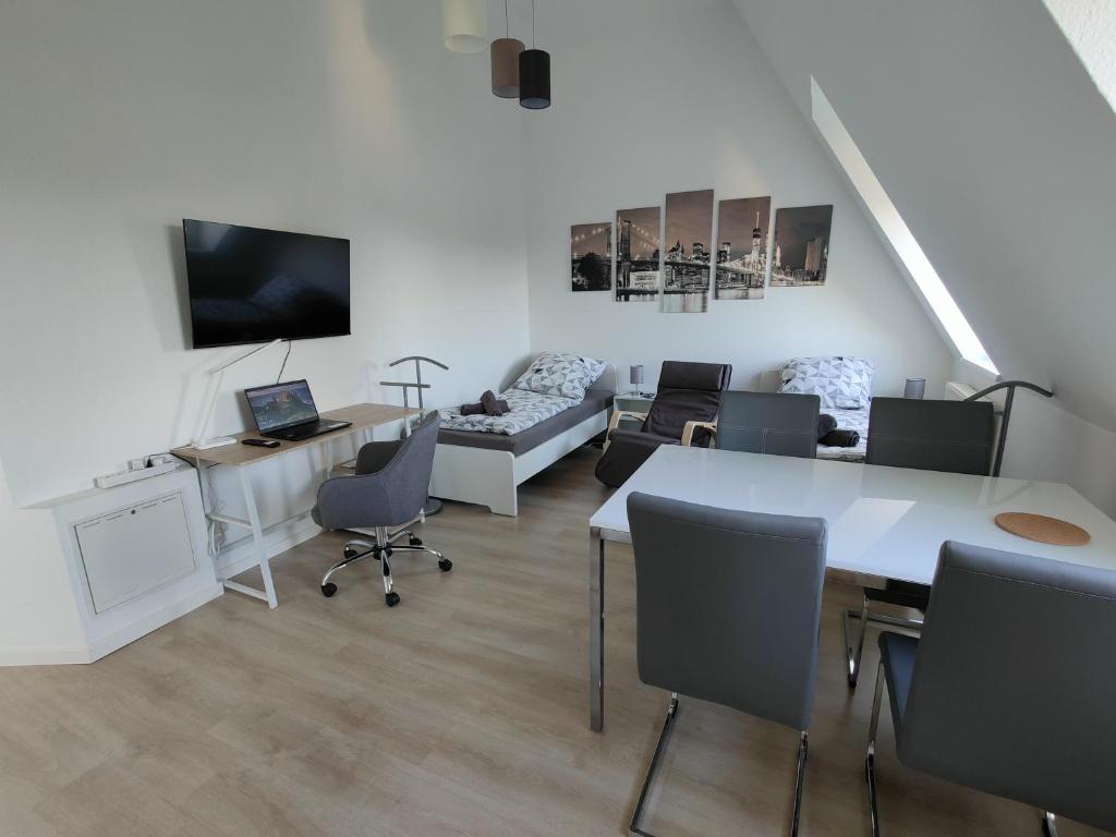 Panorama business apartment for 4 Self-Check-in with Netflix photo 3