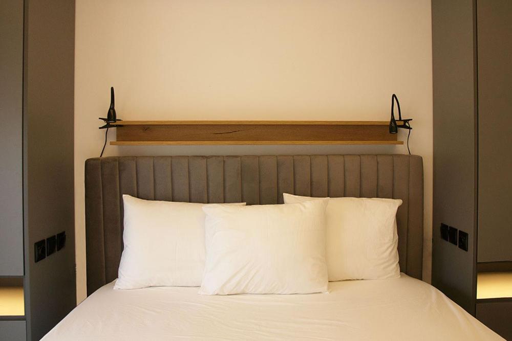 P J Luxury Suites photo 3