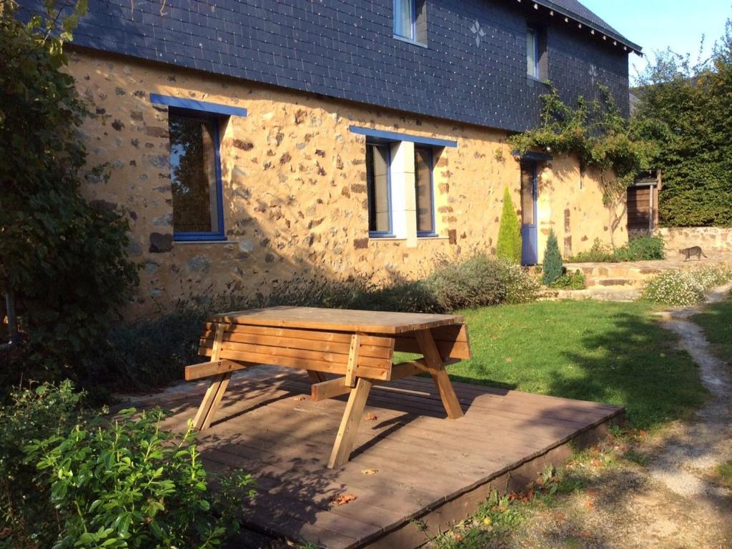 Gîte Chemiré-en-Charnie, 4 pièces, 8 personnes - FR-1-410-255 photo 2