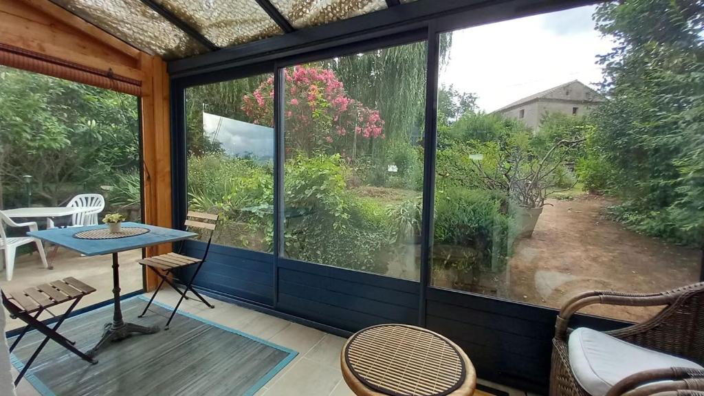 La Libellule, piscine, climatisation, wifi, vue ,jardin ,parking photo 4