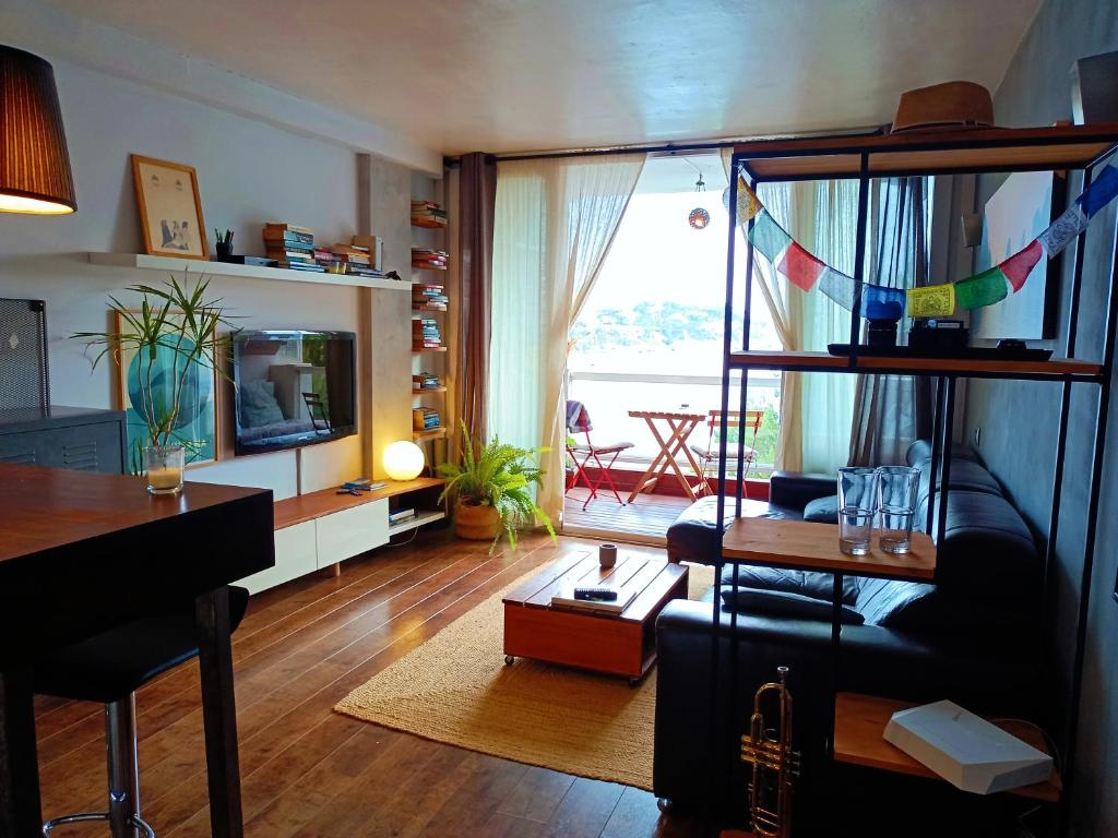 Stunning sea view and waterfront apartment