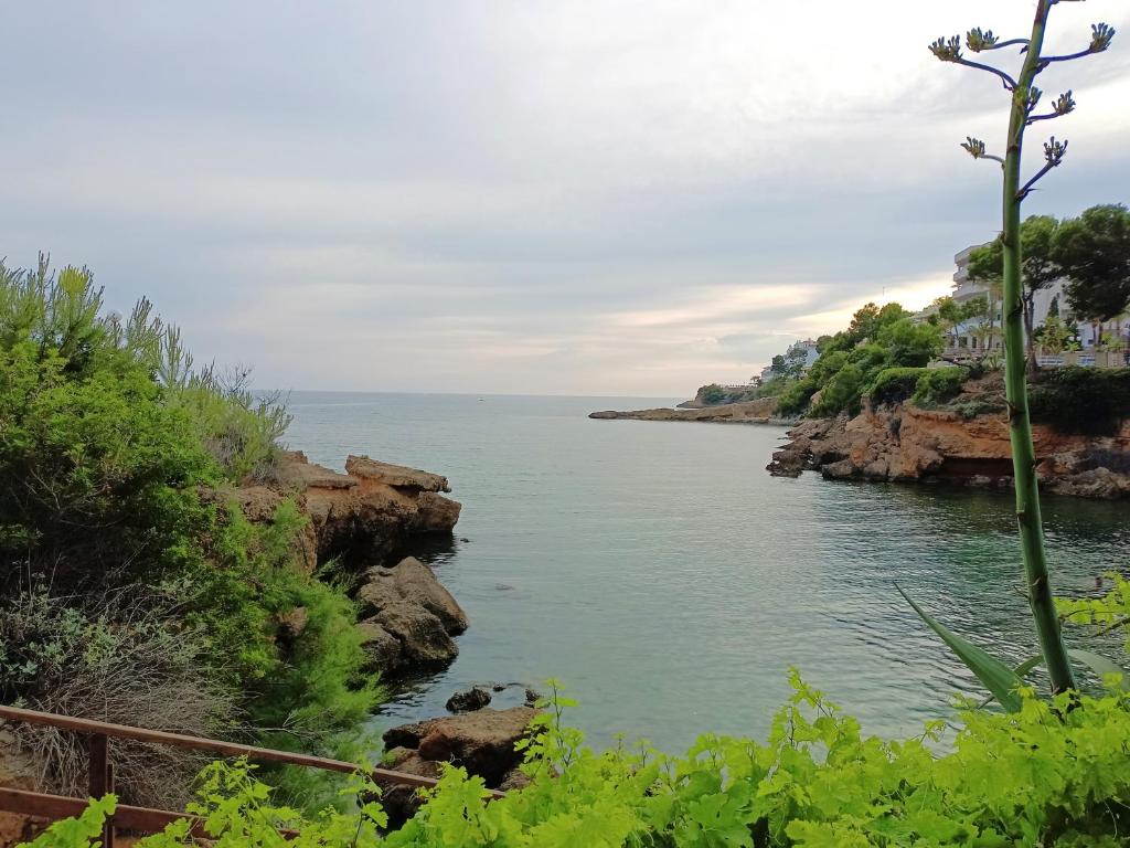 Stunning sea view and waterfront apartment photo 3