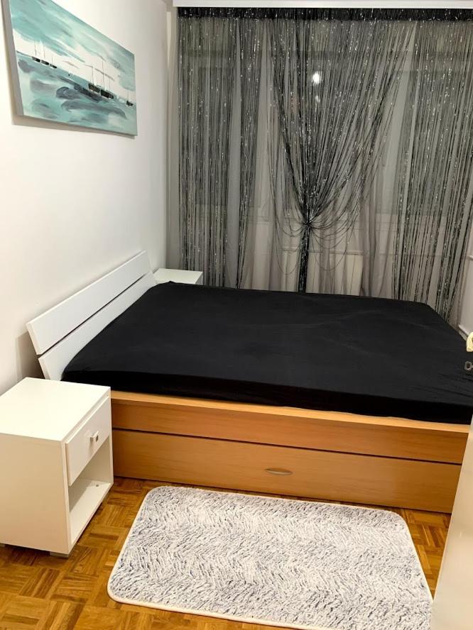 Victory LUX Apartment photo 3