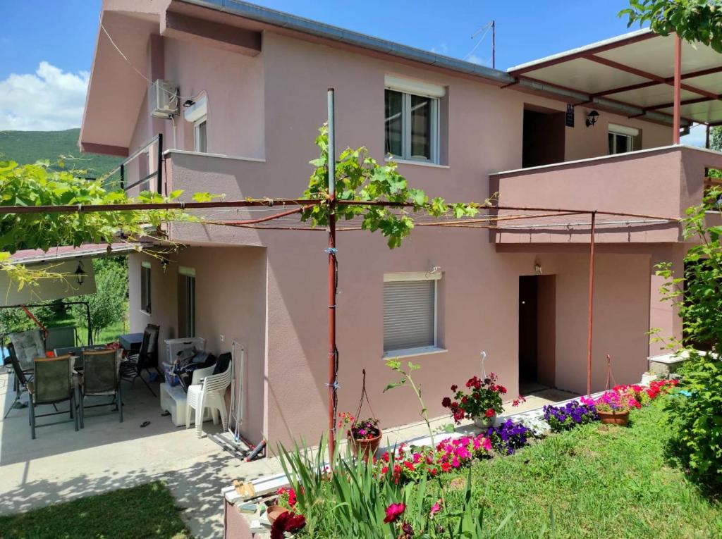 Apartman Neva photo 2