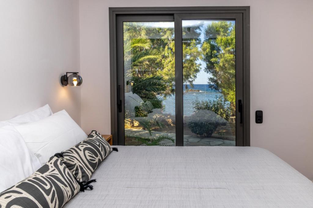 Unforgettable Tinos beach houses complex photo 2