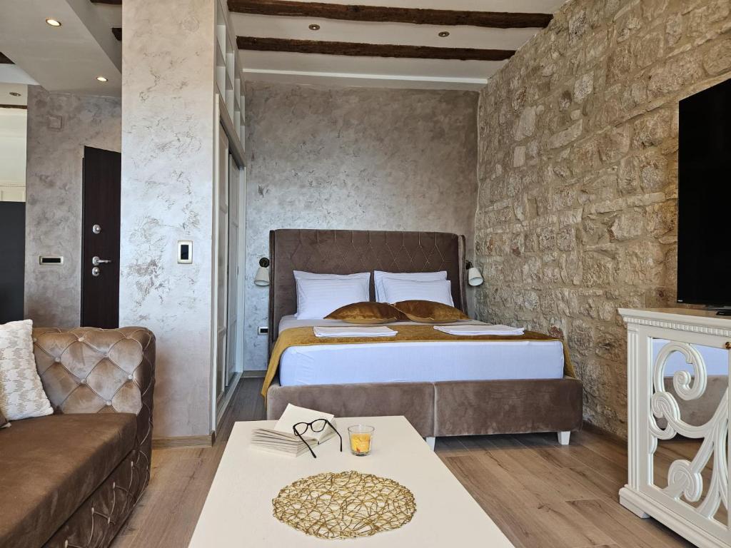 Luxury Seafront Suite Fabri photo 4