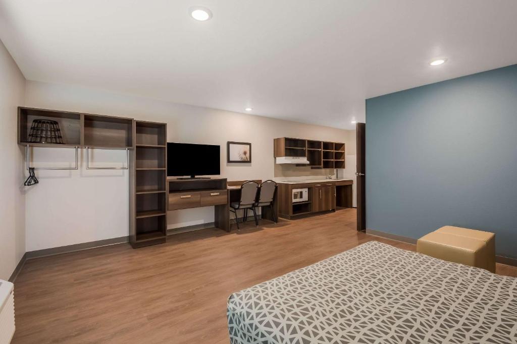 WoodSpring Suites Bellflower - Los Angeles image