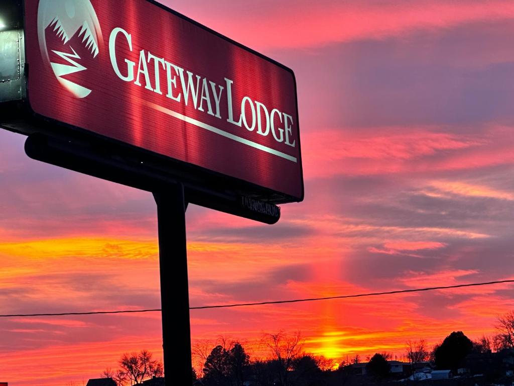 Gateway Lodge image