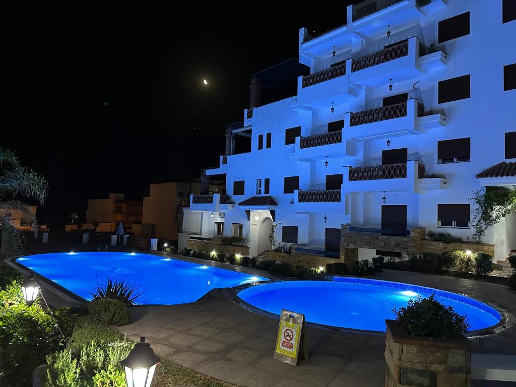 Residence Al Kasaba - Spacious apartment with swimming pool and direct access to sea photo 3