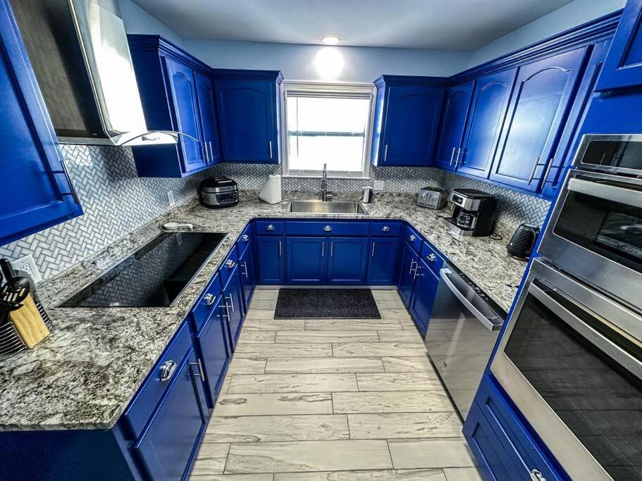 Vacation Home near Beach and Waterpark! photo 4