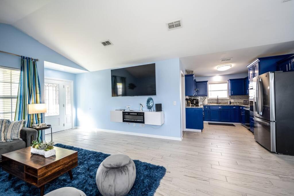 Vacation Home near Beach and Waterpark! photo 1