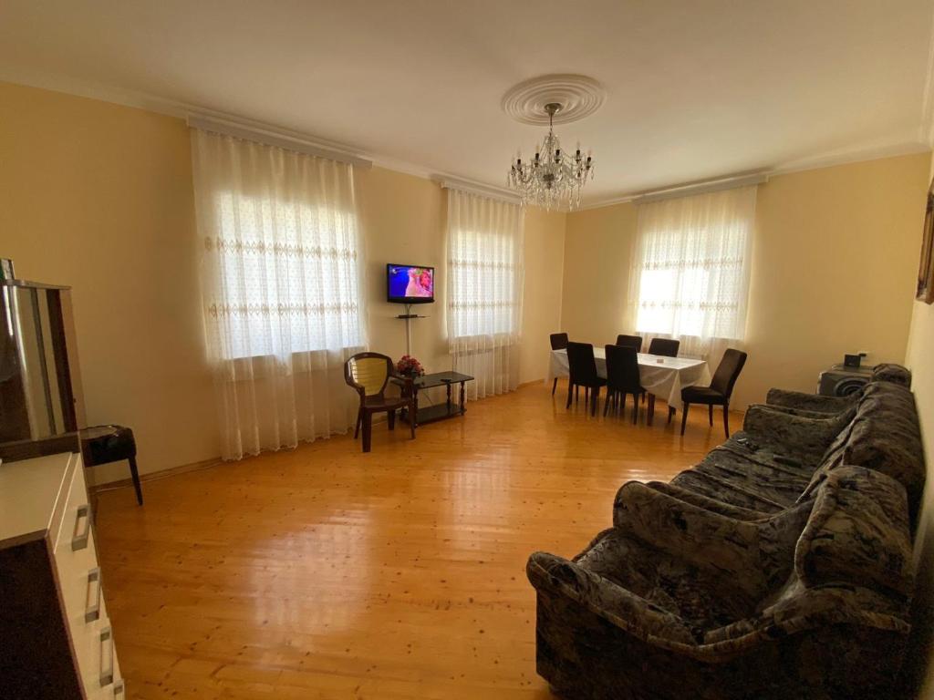 Lovely house in Gusar photo 1