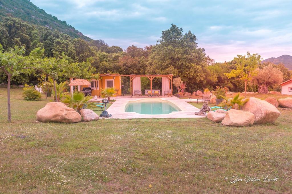 Grande villa de standing avec piscine à Sagone en Corse