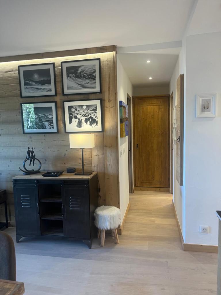 Arc 1950 Ski in Ski out and Spa- Newly refurbished 153 Sources De Marie- 2 bedroom , 2 bathroom-Sleeps 4-6, Mont Blanc view from every window, Free WiFi photo 2