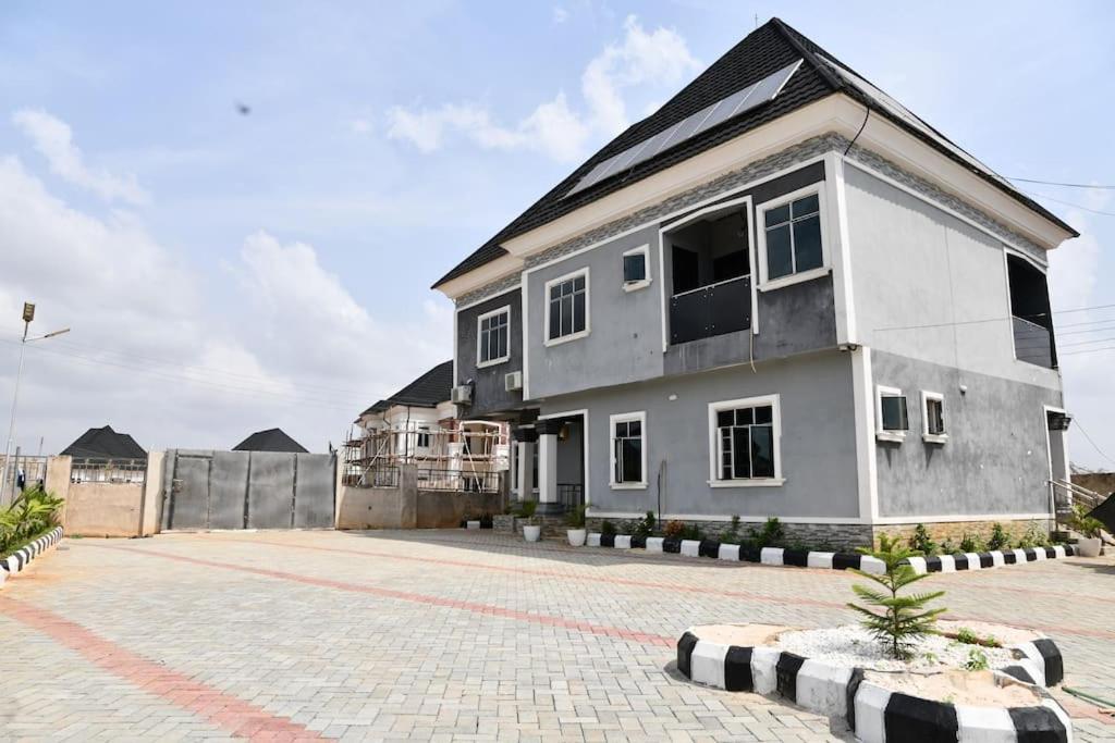 Smartly Built 2 Bedroom Flat with 24 hour Power