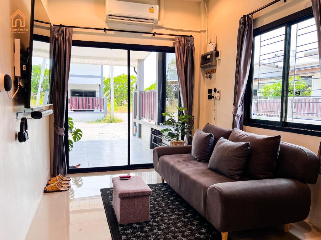 Baan lang lek บ้านหลังเล็ก photo 2