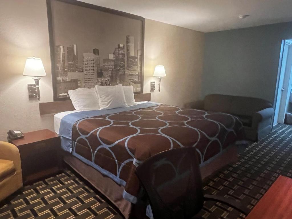 Super 8 by Wyndham Baytown I-10 photo 3