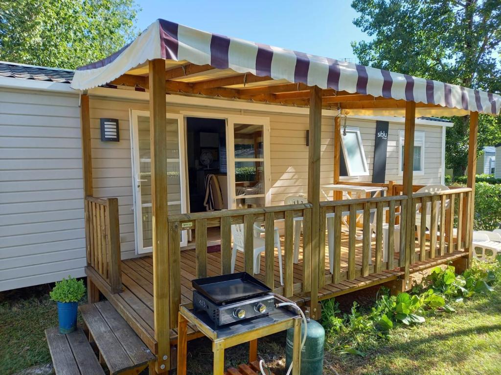 Mobil home 6-8 personnes Camping de la Coulumière 3 étoiles