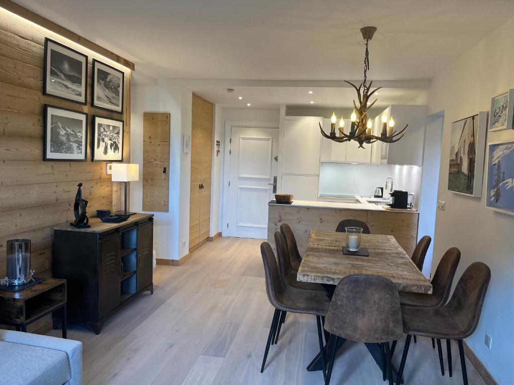 Arc 1950 Ski in Ski out and Spa- Newly refurbished 153 Sources De Marie- 2 bedroom , 2 bathroom-Sleeps 4-6, Mont Blanc view from every window, Free WiFi photo 1