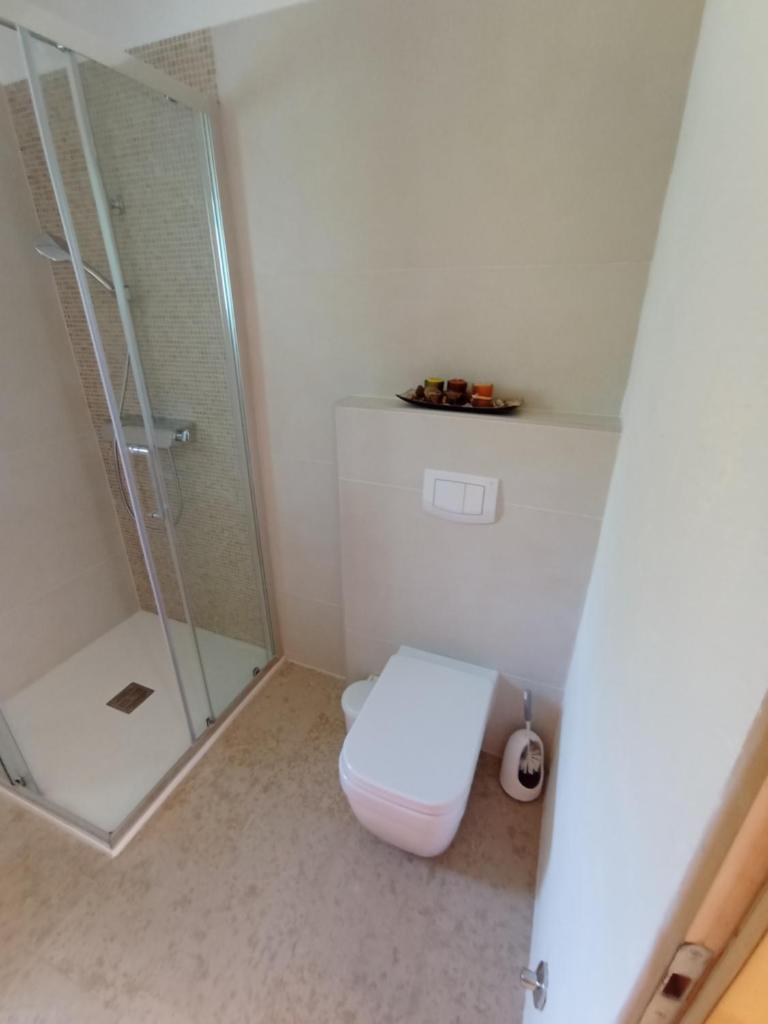 Small old house photo 1