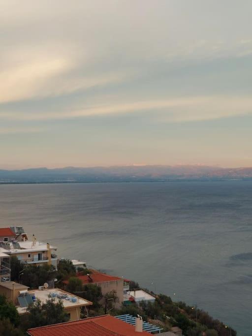 Simply Meraki Gytheian apt with Panoramic Sea View photo 3