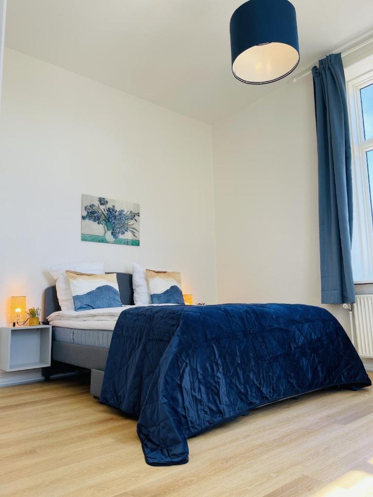 aday - Blue light suite apartment in the center of Hjorring
