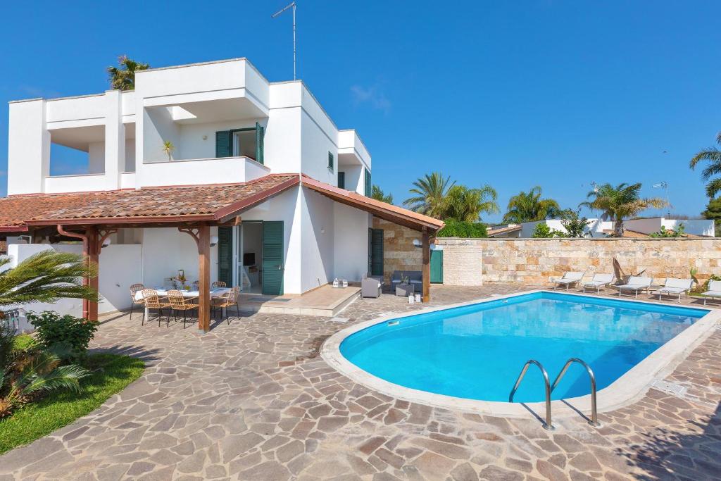 Villa Beach By BarbarHouse