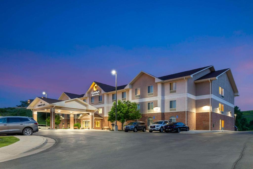 Comfort Inn And Suites image