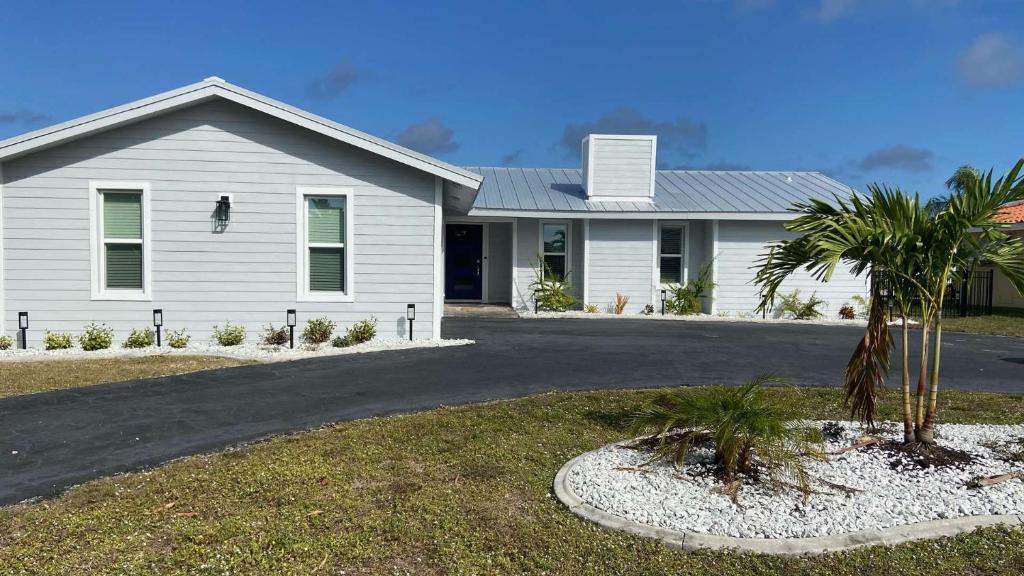 280 Belvedere photo 1