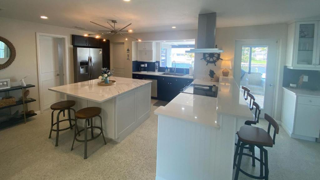 280 Belvedere photo 2