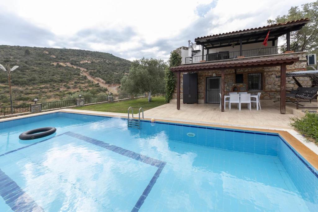 Refreshing Villa near Milas-Bodrum Airport photo 2