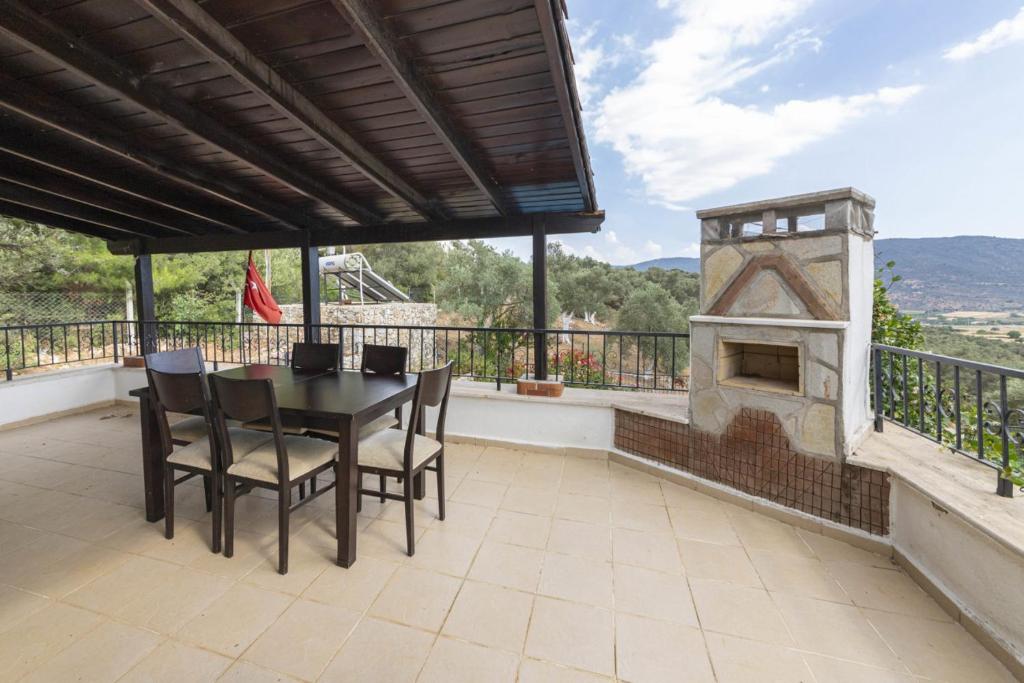 Refreshing Villa near Milas-Bodrum Airport photo 4