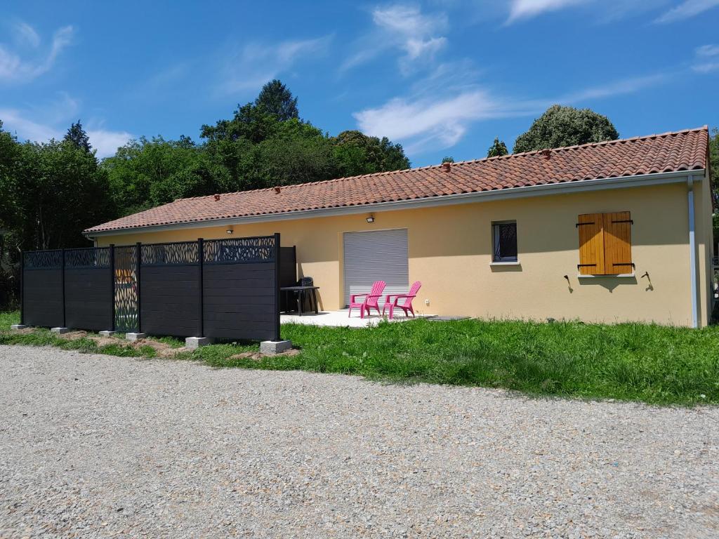 Lumineuse maison neuve, cosy,67m², 2 Chambres/6 couchages 1km Lac, 200m du bourg. Vue paisible, sur la nature photo 1