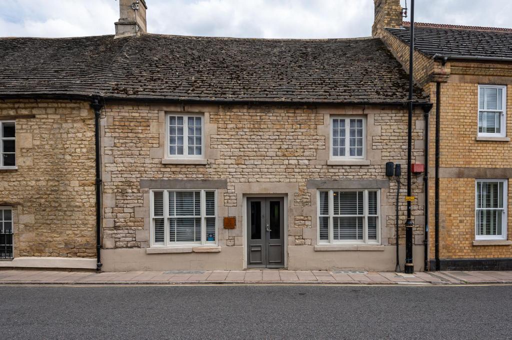 Luxury town centre loft apartment in converted Granary
