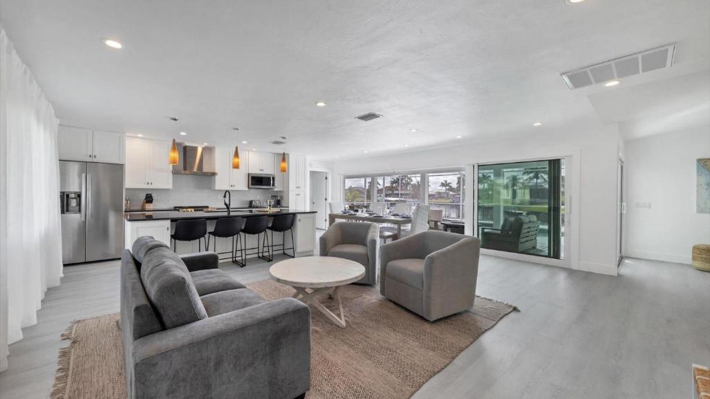 1521 Kinglet photo 2