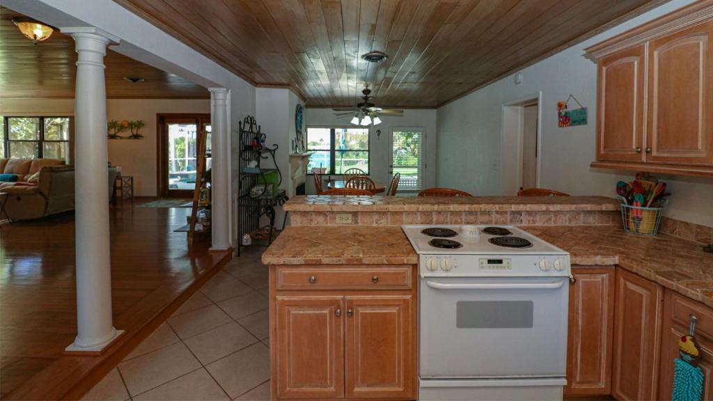 1480 Homestead photo 2