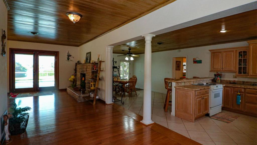 1480 Homestead photo 3