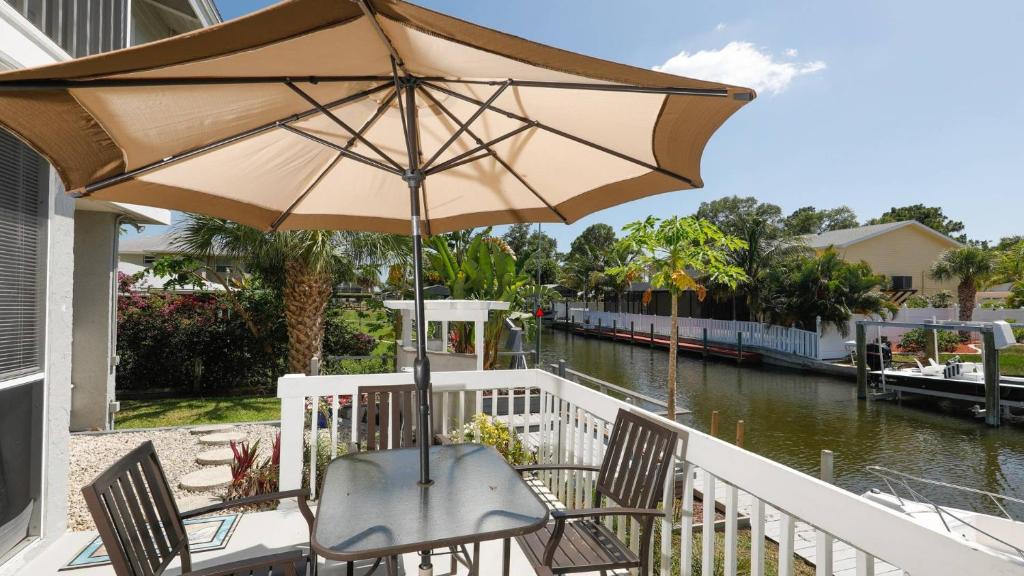 9141 Lake #102