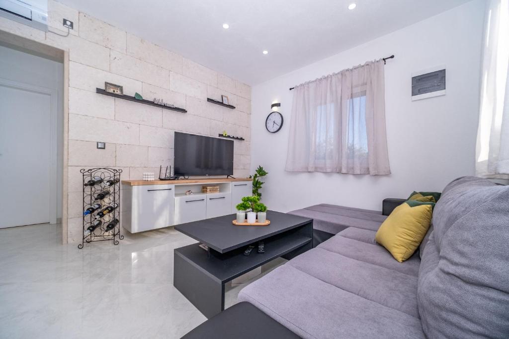 House Bracuta photo 2