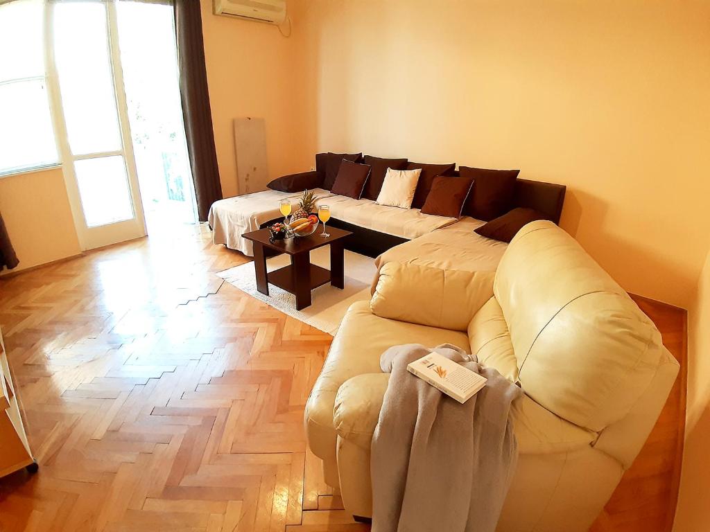 Amarena Apartment