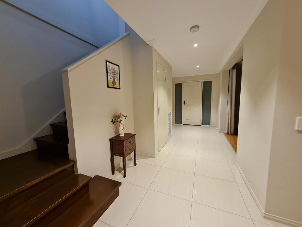 Stylish House in Geelong for Large Family or Group photo 4
