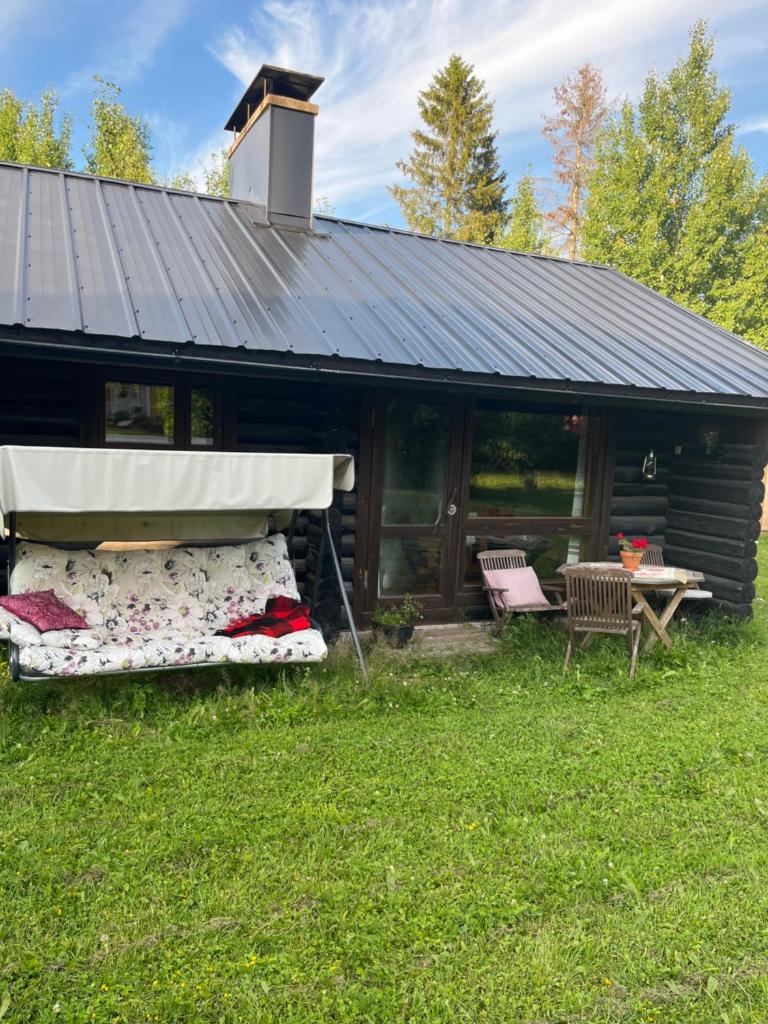 Valkolan kartanon saunatupa, yksi huone ja sauna