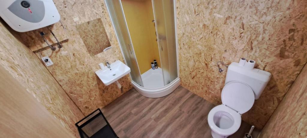 TreeHouses Ljubač Glamping Robinson photo 4