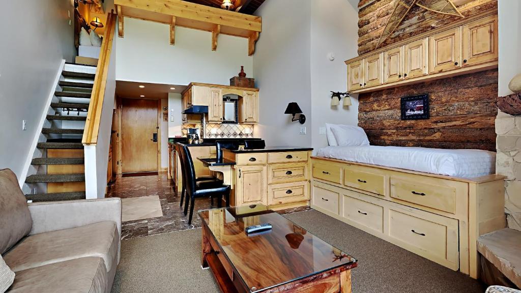 Timberline Condominiums Studio Loft Deluxe Unit 317 image